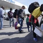 El presidente estadounidense, Joe Biden, ha anunciado un plan para expulsar del país a las más de 13.000 personas recién llegadas a la frontera tras larguísimas travesías.