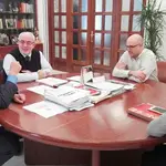 Juan Carlos Izpisua, José Luis Mendoza, José Meca y Estrella Núñez, en la reunión en que se puso en marcha la investigación