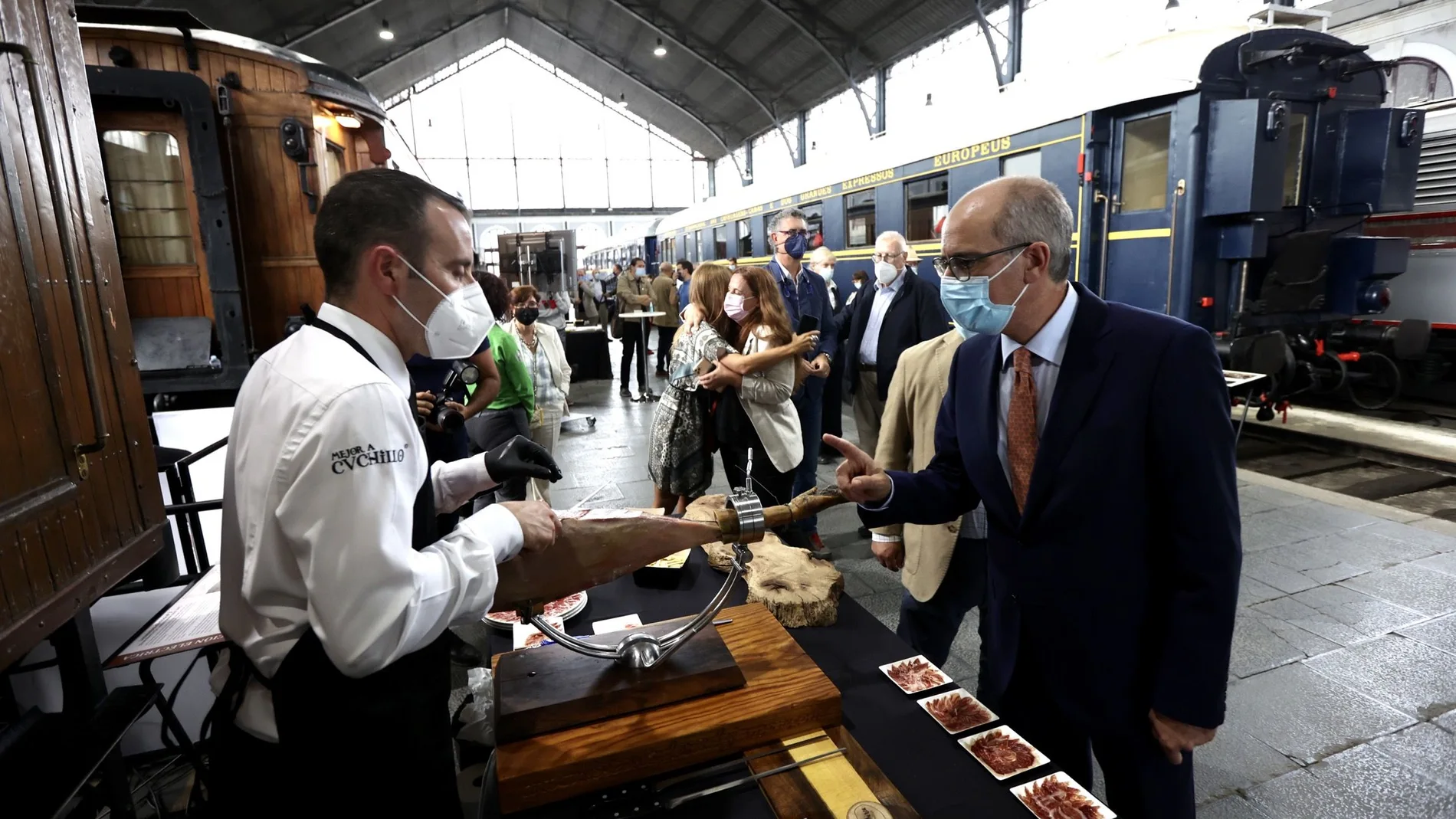 El presidente de la Diputación de Salamanca, Javier Iglesias, presenta el proyecto turístico 'Camino de Hierro'