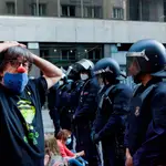 Jordi Pesarrodona durante la manifestación de este viernes frente al Consulado de Italia en Barcelona para protestar contra por la detención del expresidente de la Generalitat Carles Puigdemont en Cerdeña