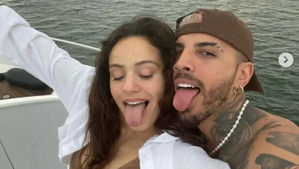 Rosalía y Rauw Alejandro confirman su relación