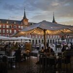 Terrazas llenas en el centro de Madrid.
