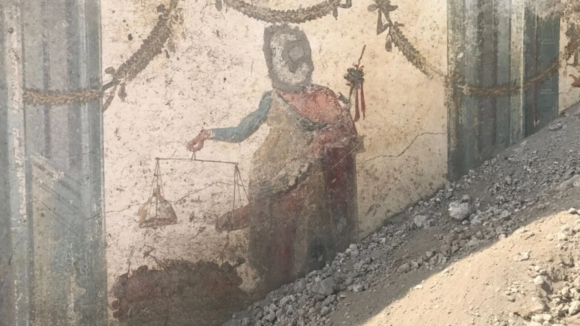 El dios de la mitología griega Príapo fue inmortalizado pesándose sus atributos