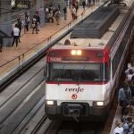 Aspecto de un andén en la estación Puerta de Atocha de Madrid el pasado día 30 de septiembre