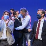 El presidente del PP en Comunidad Valenciana, Carlos Mazón y el presidente del PP, Pablo Casado, durante la sexta jornada de la Convención Nacional del partido celebrada en Valencia el pasado mes de octubre