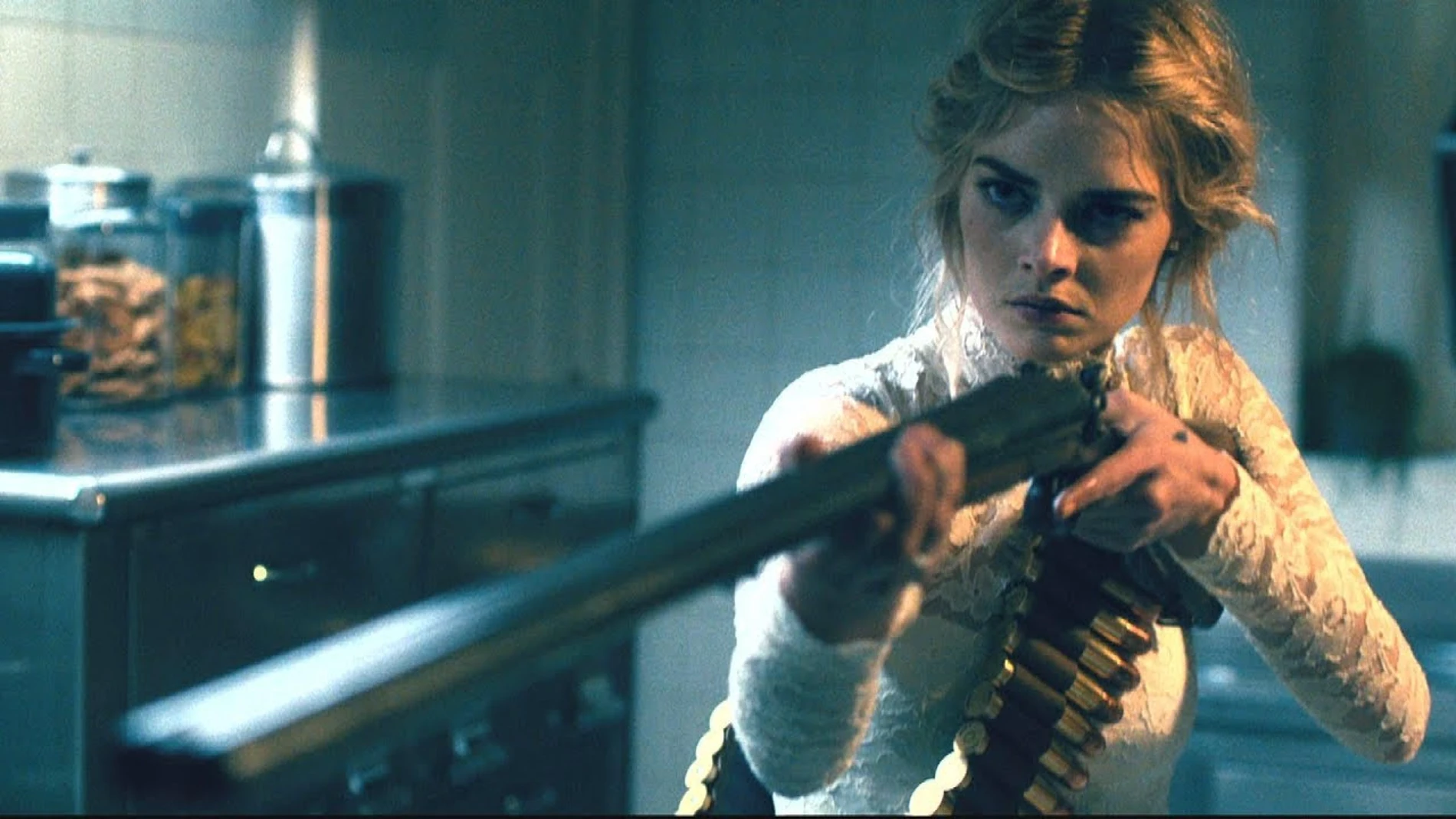 Samara Weaving en "Noche de bodas" ("Ready or Not"), una de nuestras recomendaciones para pasar un octubre terrorífico