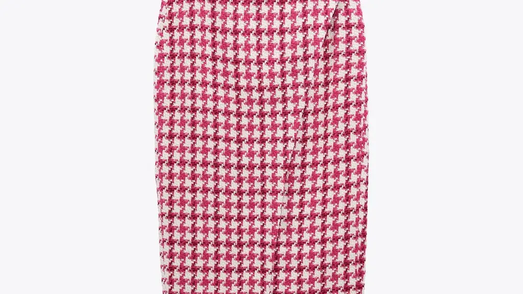 Falda estructura pata de gallo, de Zara