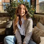 Grace Villarreal con un conjunto de entretiempo perfecto.