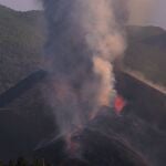 Uno de los conos cede y varias bocas del volcán quedan unidas
