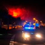 Vista de la erupción del volcán de La Palma tomada esta madrugada desde la localidad de Tajuya, en el municipio de El Paso.