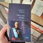 Portada de la biografía del rey Juan Carlos, escrita por Laurence Debray