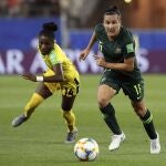 Lisa De Vanna, en un partido con la selección australiana.