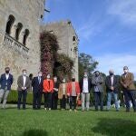 El secretario de Estado de Memoria Democrática, Fernando Martínez, junto a otras autoridades y expertos en un acto de homenaje a víctimas del franquismo hoy en Meirás