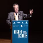 Iñaki Gabilondo interviene en el Congreso sobre Miguel Delibes en Valladolid