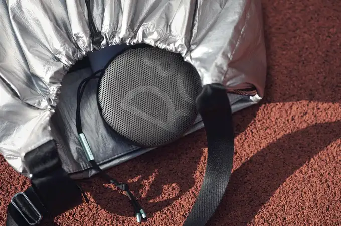 La música lleva la experiencia deportiva a otro nivel. Y la firma Bang & Olufsen lo sabe bien La música lleva la experiencia deportiva a otro nivel. Y la firma Bang & Olufsen lo sabe bien