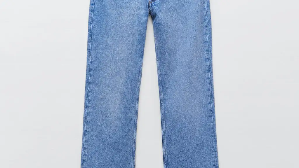Vaqueros rectos de cintura media, de Zara