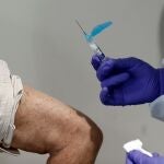 Navarra ha comenzado este lunes la campaña para ponerse la vacuna contra la gripe