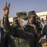 Brahim Ghali, en una reciente visita al campamento de refugiados de Dajla, en Argelia