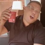 Ronaldo, durante el vídeo con Roberto Carlos