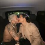¡Rosalía y Rauw Alejandro se comen a besos!