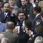 Yasir Al-Rumayyan, el nuevo presidente del Newcastle, en su primer partido