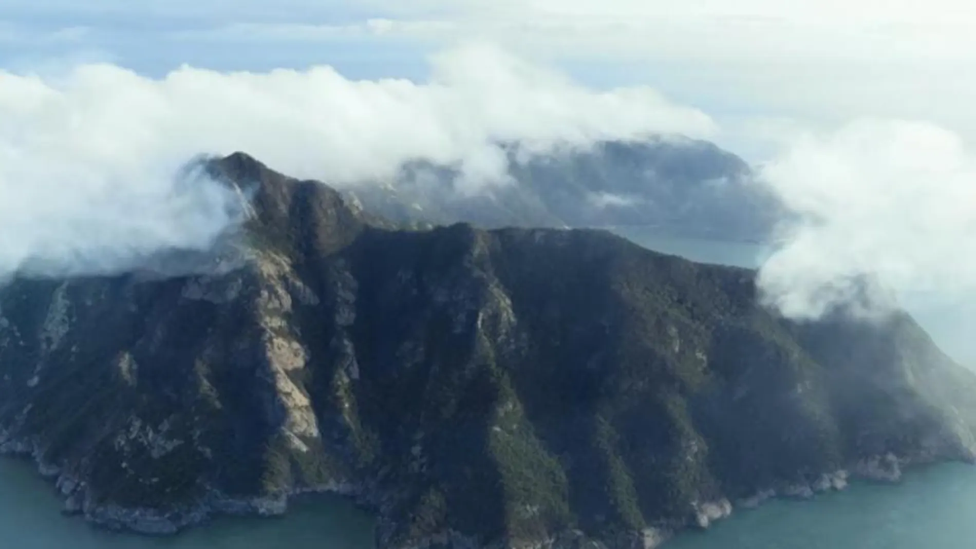 El usuario de Tik Tok @thegoogleearthguy se basa en los datos que se aportan en la producción, tales los que se mencionan o aparecen a lo largo de los capítulos.