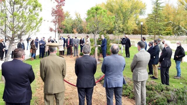 La Universidad de Burgos rinde un homenaje póstumo al padre de los yacimientos de Atapuerca, el paleontólogo, profesor y doctor honoris causa Emiliano Aguirre