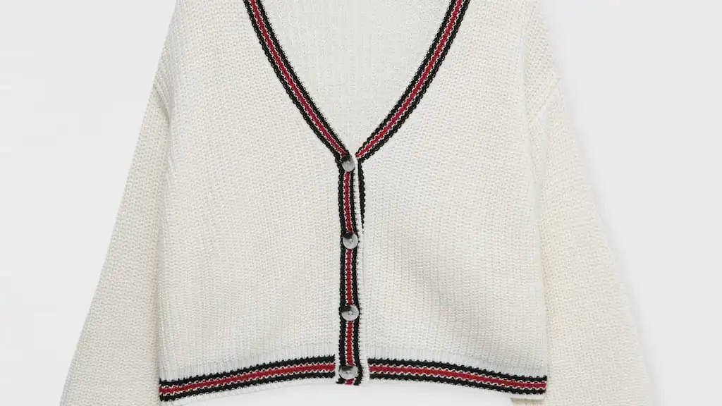 Cárdigan college de punto perlado, de Pull&Bear