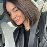 Laura Escanes con la combinación perfecta para una melena de 10.