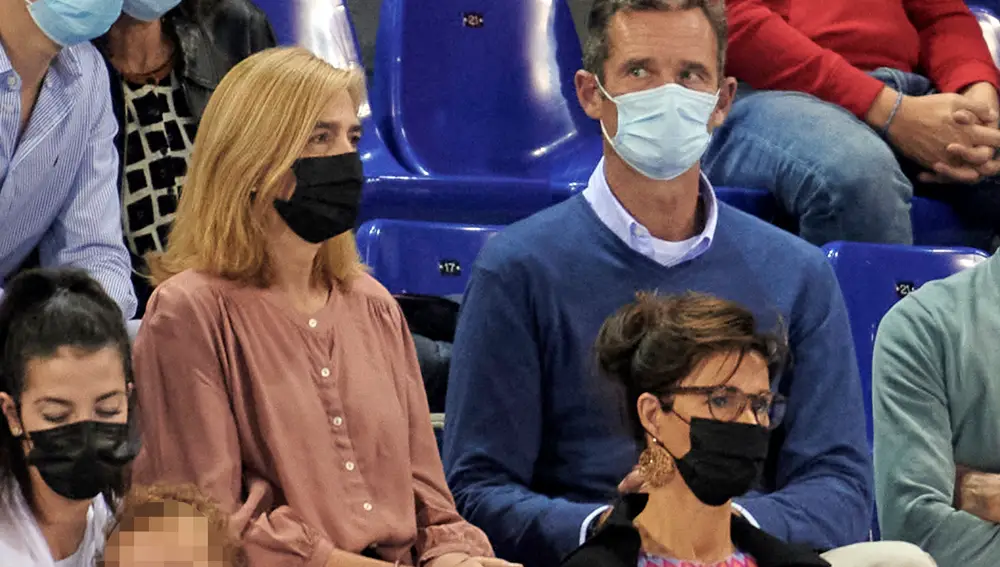 Pablo Urdangarín juega ante la atenta mirada de sus padres, la Infanta Cristina e Iñaki Urdangarin, a 23 de Octubre de 2021 en Barcelona (España)DEPORTE;BALONMANOGFOTOSPORT / GerardFranco23/10/2021