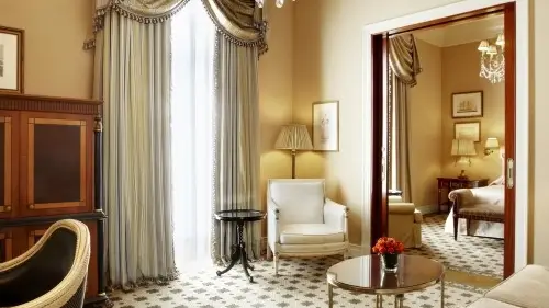 La &quot;grand suite&quot; del Hotel Grande Bretagne de Atenas