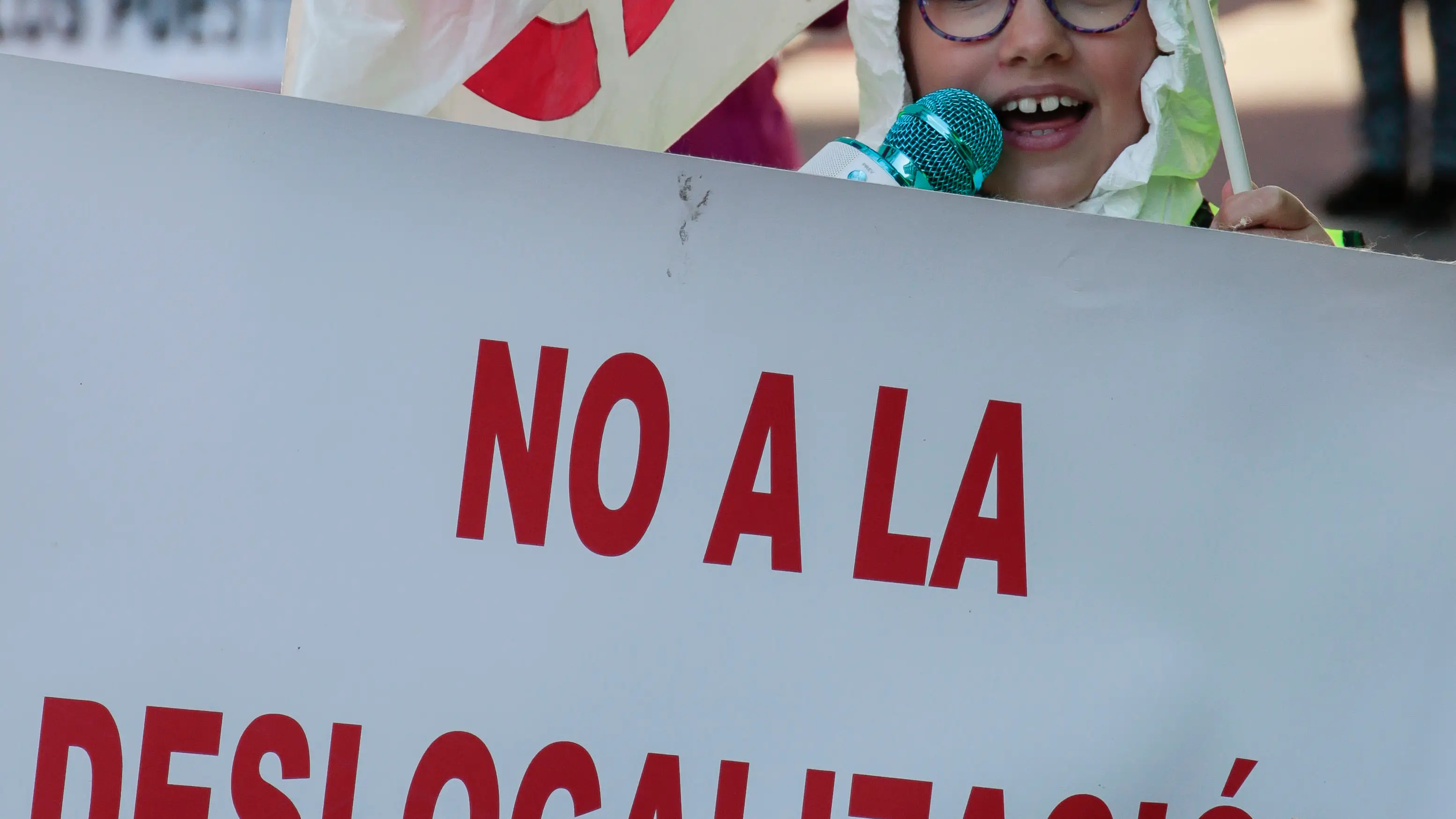 Los trabajadores de Jupiter Bach se manifiestan por las calles de León