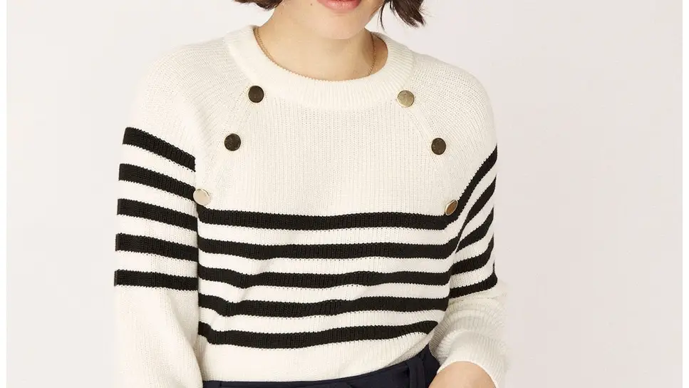 Jersey de mujer de rayas con botones metalizados, de Naf Naf