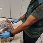 Imagen del paquete interceptado en el aeropuerto de Alicante