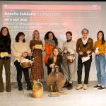 Equipo 4W, uno de los seleccionado, exponiendo su proyecto