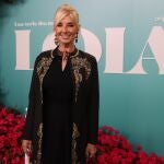 Mariola Orellana posa a su llegada al estreno del documental "Lola", hoy miércoles en la Fundación Pons, en Madrid.