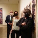 El artista, Cristian Hugo, junto al presidente de la Diputación de Segovia, Miguel Ángel de Vicente, en la inauguración de la exposición