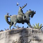 Monumento en bronce al general Varela en San Fernando obra del escultor Aniceto Marinas