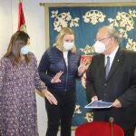 La consejera de Familia e Igualdad de Oportunidades, Isabel Blanco, inaugura la jornada "Men in Care", junto a la secretaria de la Mujer de CCOO, Yolanda Martín, y al presidente del CES, Enrique Cabero