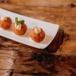 Detalle de las croquetas de Miss Hem, el primer restaurante ecológico de Sevilla