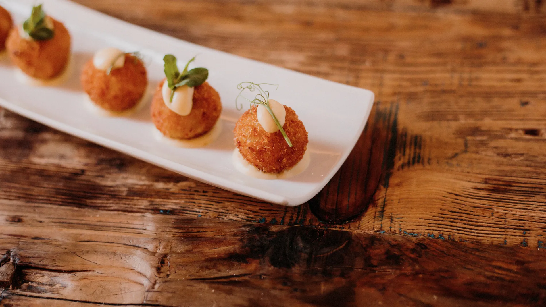 Detalle de las croquetas de Miss Hem, el primer restaurante ecológico de Sevilla