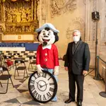 El Papamoscas es la nueva mascota del VIII Centenario de la Catedral de Burgos