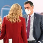Pedro Sánchez y la vicepresidenta primera, Nadia Calviño en la cumbre del G-20 en Roma