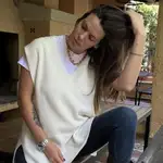 Laura Matamoros con un chaleco de lana.