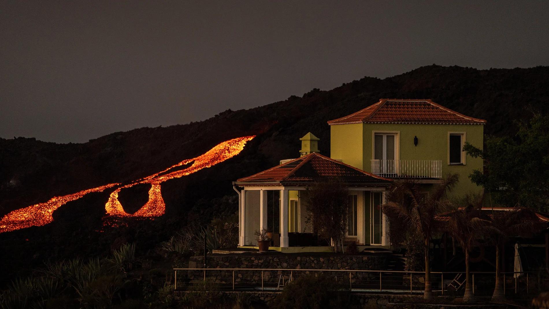 Una de las pocas viviendas que sobrevivieron a la lava del volcán de La Palma