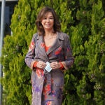 Ana Rosa Quintana posa a la salida de su programa, a 02 de noviembre de 2021, en Madrid (España).CÁNCER;TELEVISIÓN;FAMOSOS;PERIODISTAJosé Ramón Hernando / Europa Press02/11/2021