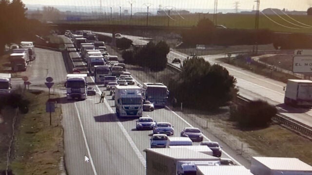 Tráfico denso en la A-62 a la altura de Tordesillas