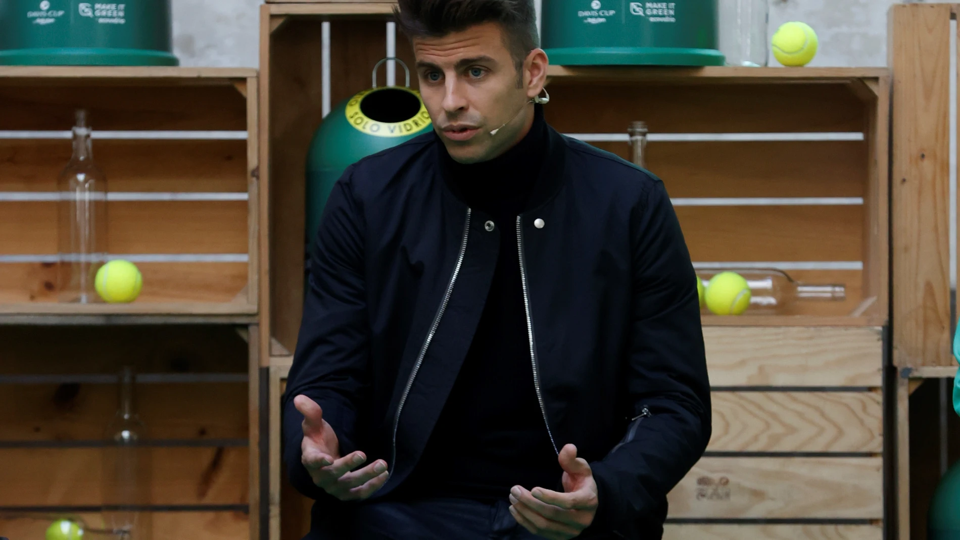 El defensa del FC Barcelona y presidente y fundador de Kosmos Tennis, Gerard Piqué presenta la primera edición sostenible de la Copa Davis durante un acto celebrado en Madrid. EFE/JJ Guillén