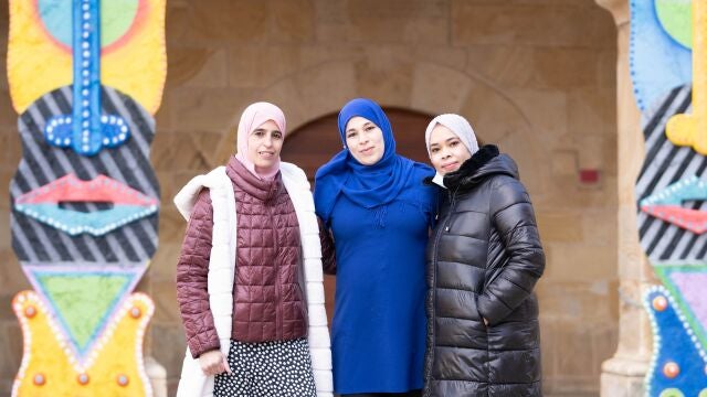 Hafida, Hynd y Laila, las mujeres que participarán en la gala de esta tarde en Soria