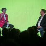 El presidente de la formación, Oriol Junqueras, y la secretaria general, Marta Rovira, durante su intervención en el acto de ERC en Barcelona con el título "Escribimos el futuro republicano" para presentar las líneas estratégicas del partido.